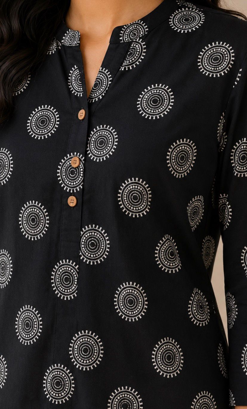 Breeze Line Top