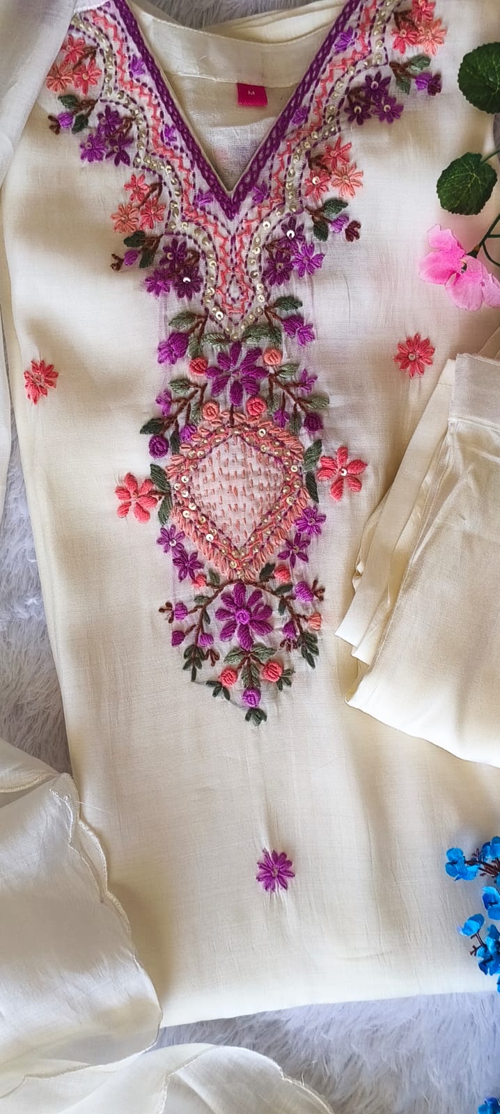 Ivory Rosette Ensemble