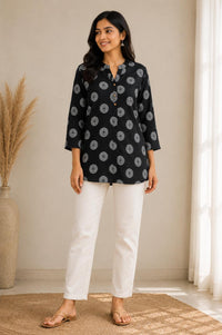 Breeze Line Top