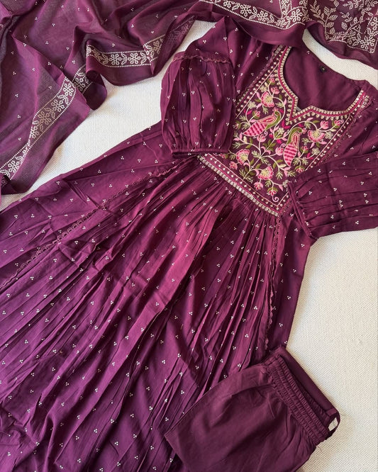 Kurta set with embroidery